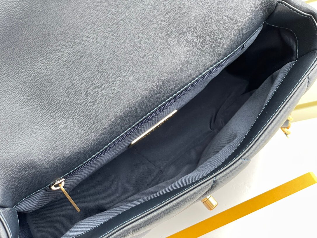 Chanel 19 Bag Black - Image 7