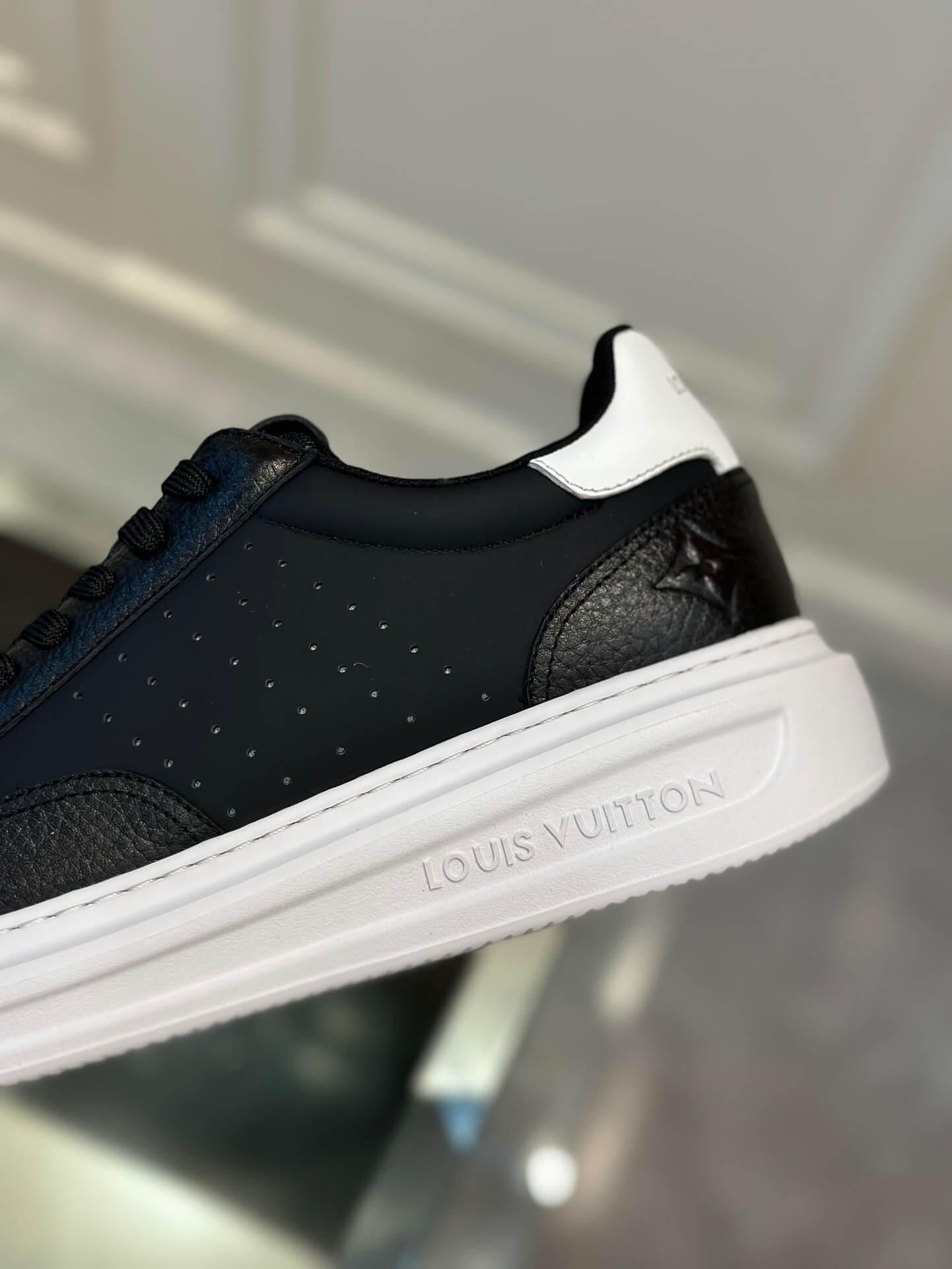 LV Latest Shoes - Image 6
