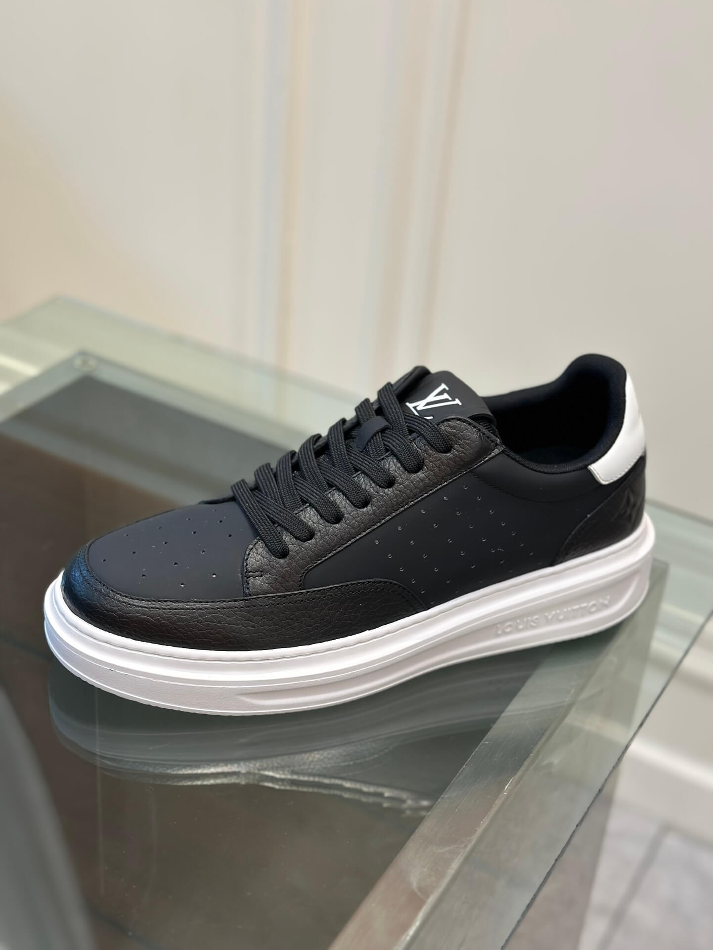 LV Latest Shoes - Image 2