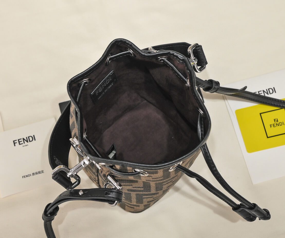 Fendi Mon Tresor Bucket Bag - Image 4