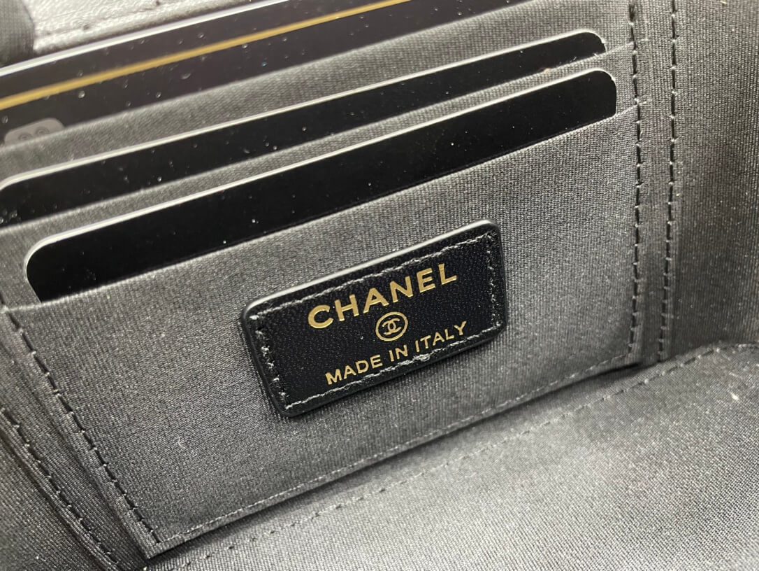 Chanel Small Vanity Case with Chain - Image 3