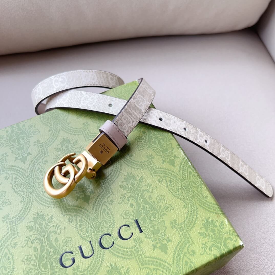 Gucci GG Reversible Leather Belt - Image 2