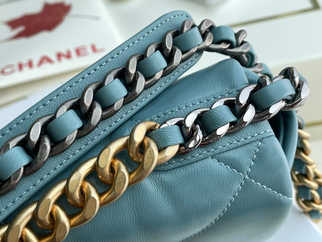 Chanel 19 Bag Tiffany Blue - Image 3