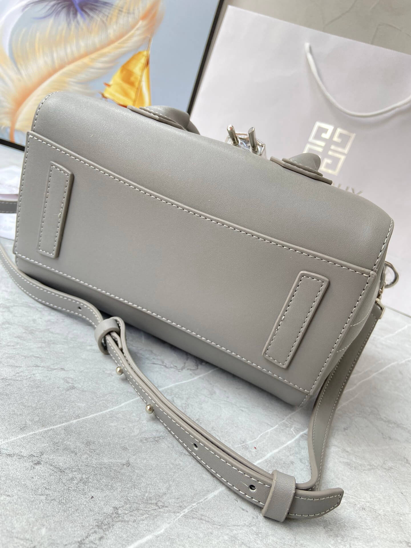Givenchy Antigona Lock Bag - Image 4
