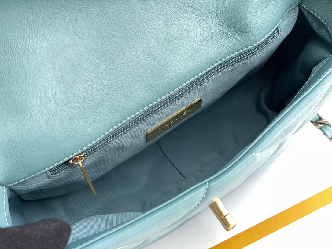 Chanel 19 Bag Tiffany Blue - Image 4