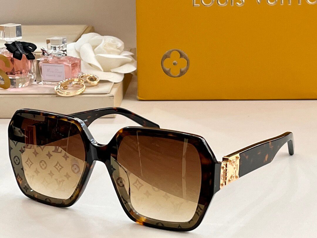 LV Square Sunglasses - Image 4