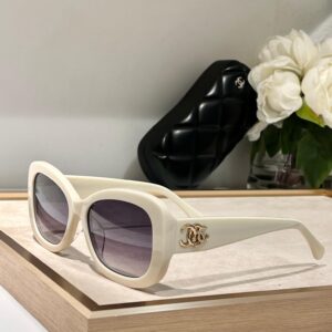Chanel CC Logo Ladies Sunglasses