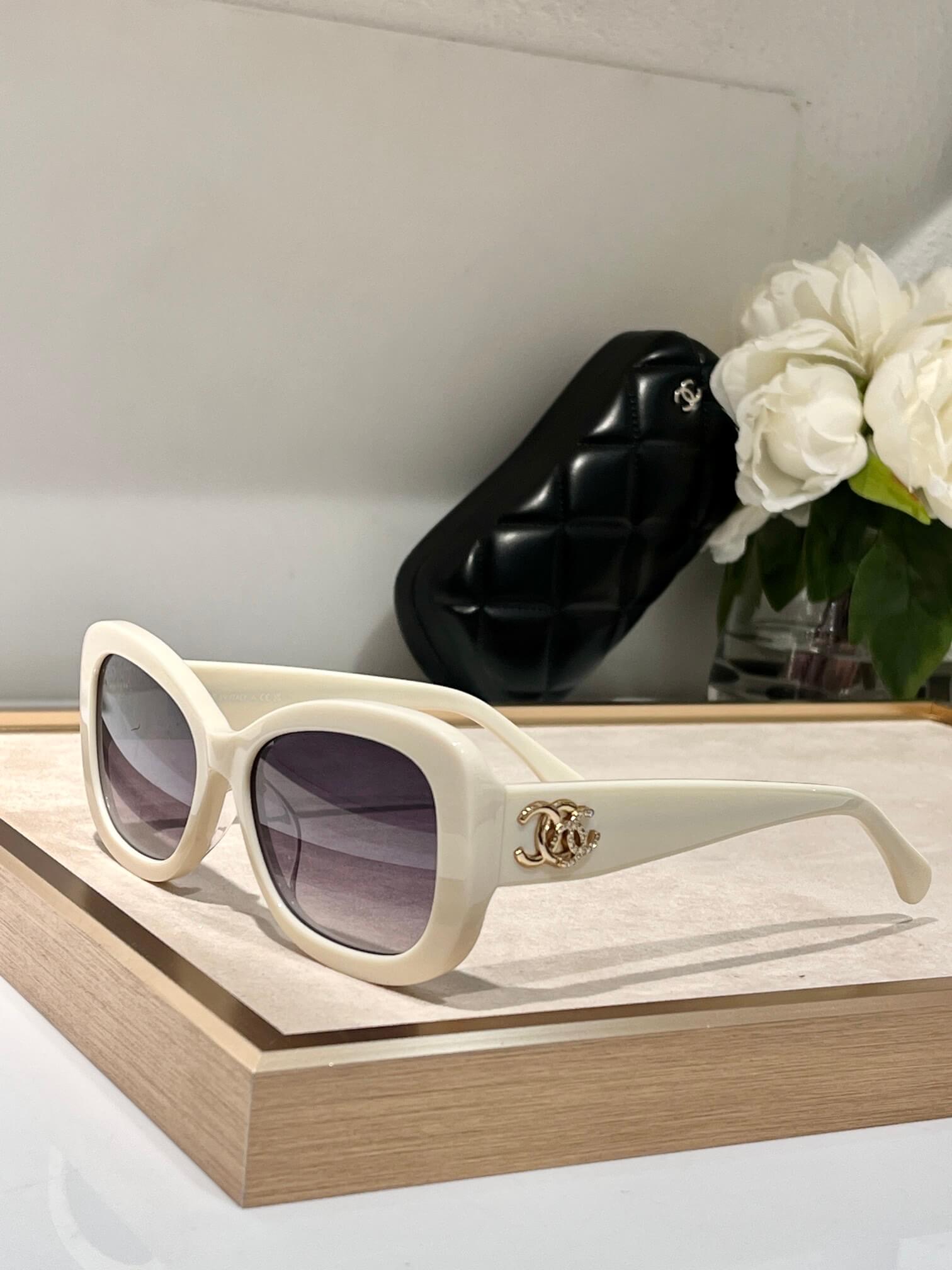 Chanel CC Logo Ladies Sunglasses