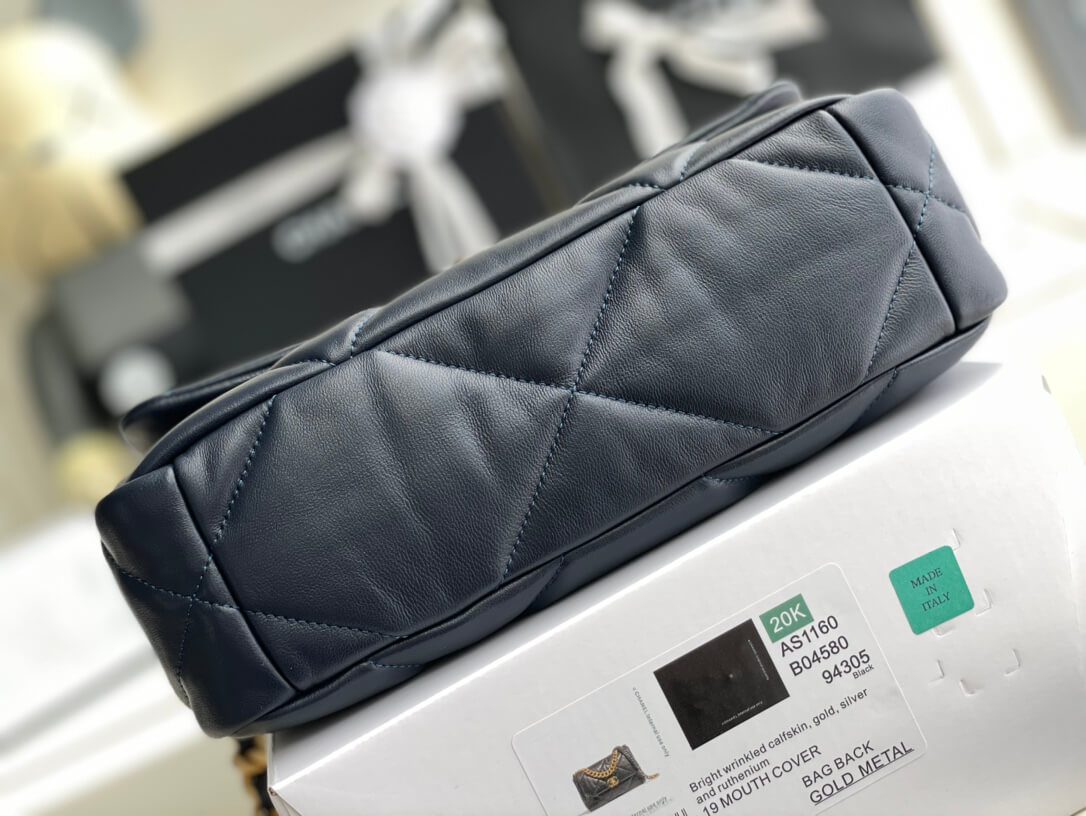 Chanel 19 Bag Black - Image 6