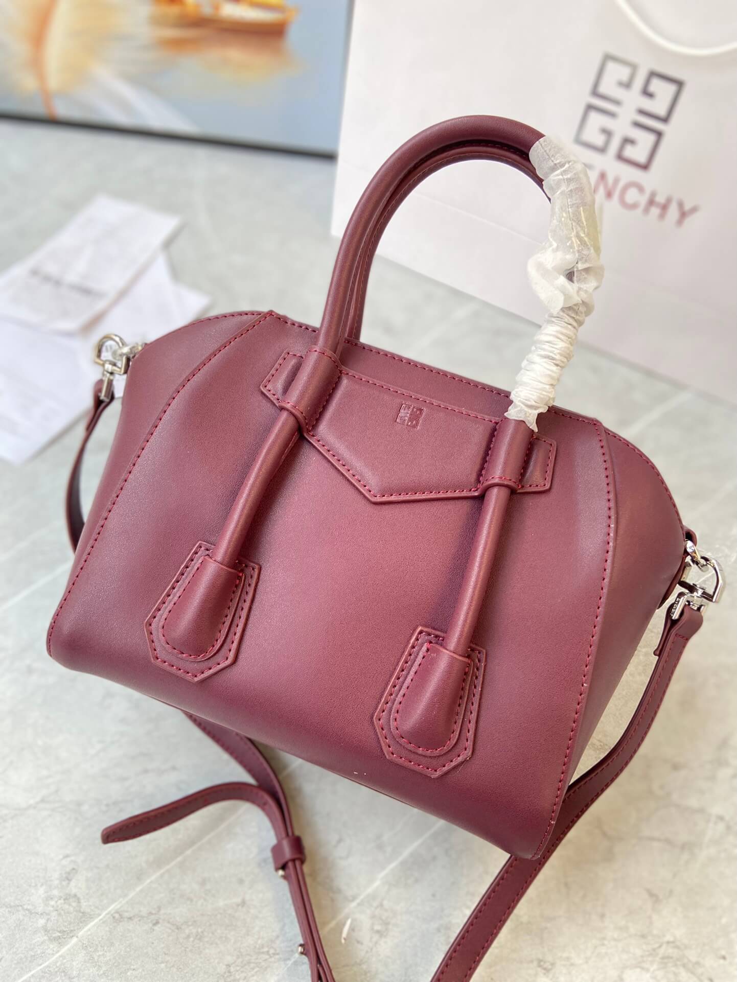 Givenchy Antigona Lock Bag - Image 5