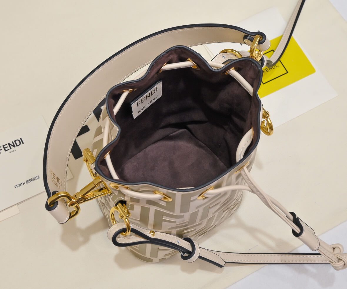 Fendi Mon Tresor Bucket Bag - Image 5