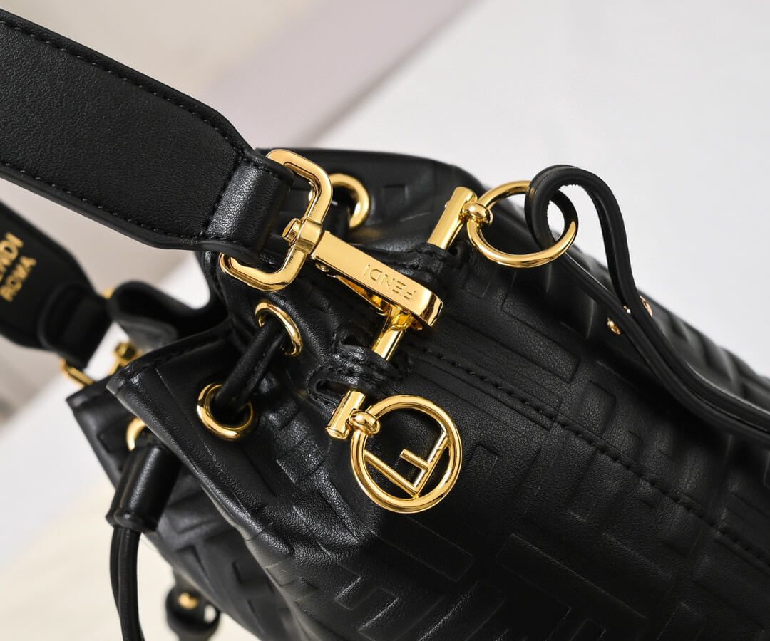 Fendi Mon Tresor Bucket Bag - Image 4