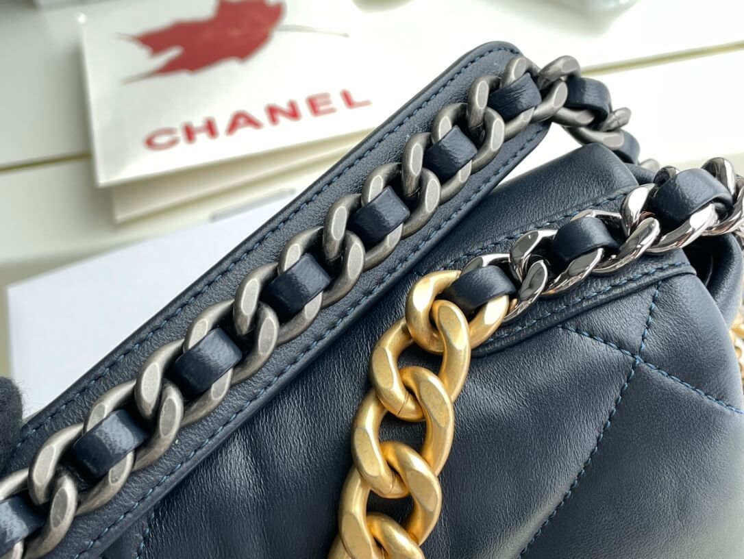 Chanel 19 Bag Black - Image 3