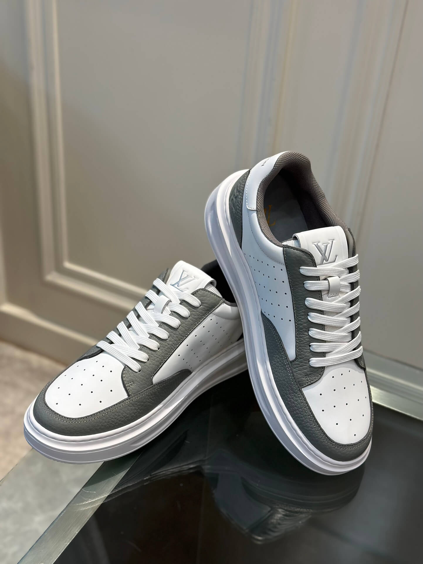 LV Latest Shoes - Image 3