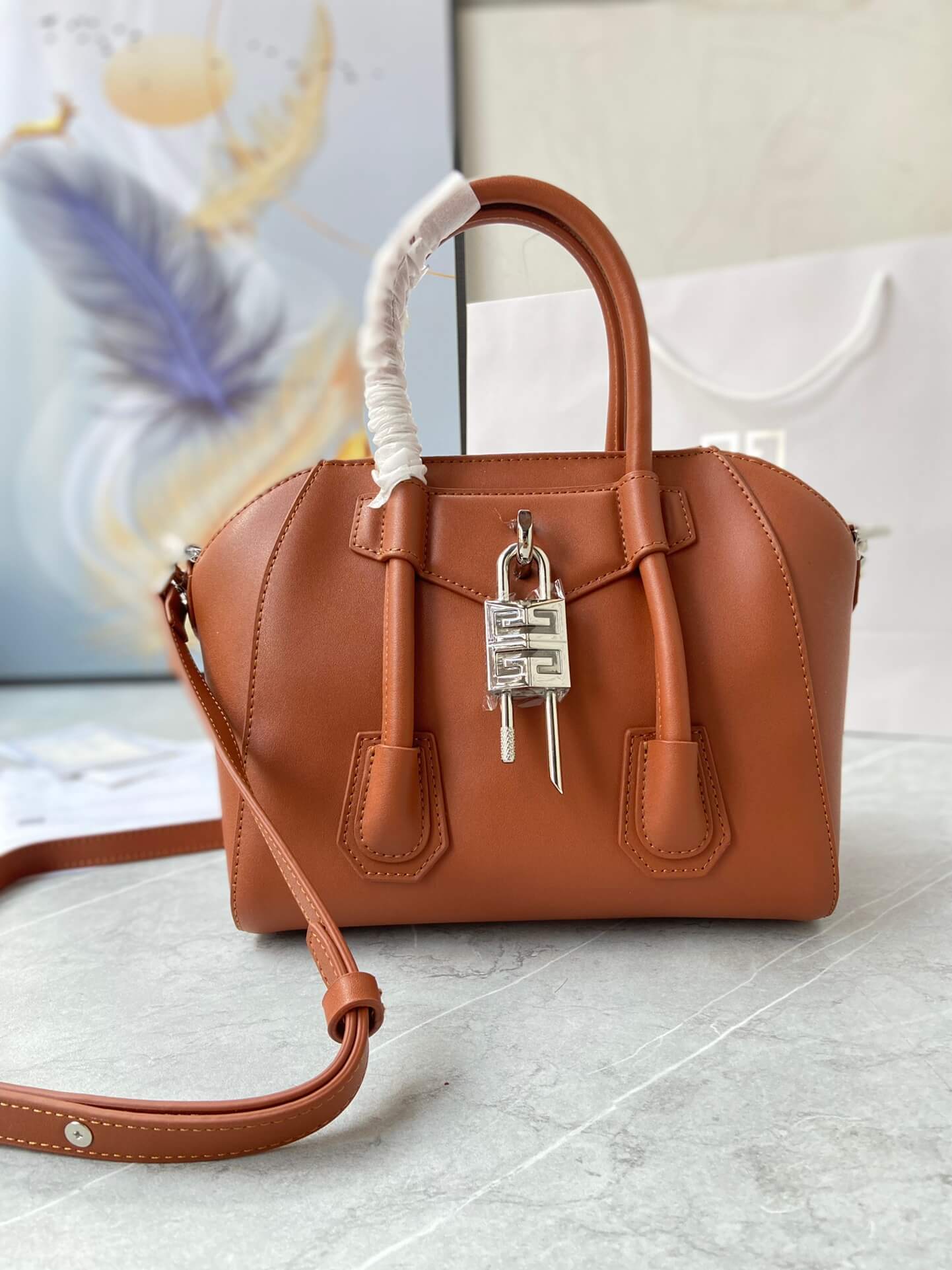 Givenchy Antigona Lock Bag - Image 3