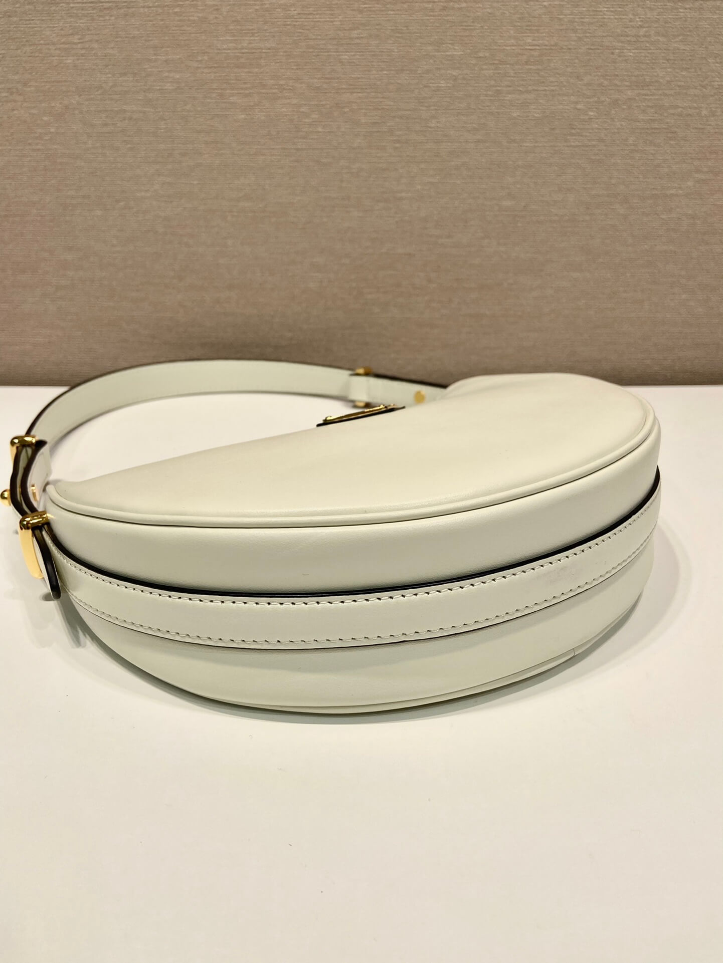 Prada Zip Leather Shoulder Bag - Image 4