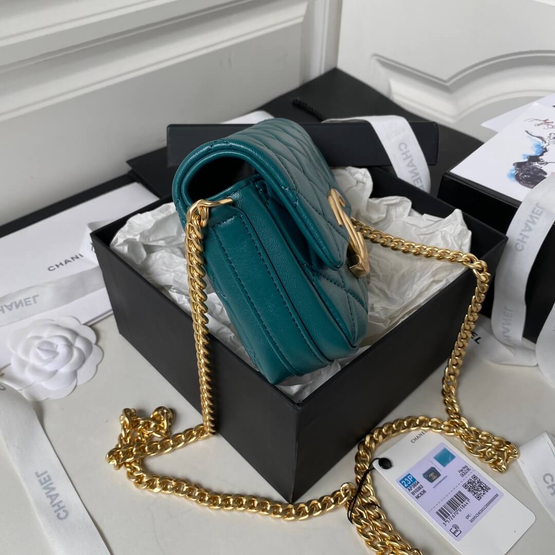 Chanel Leather Flap Bag - Image 3