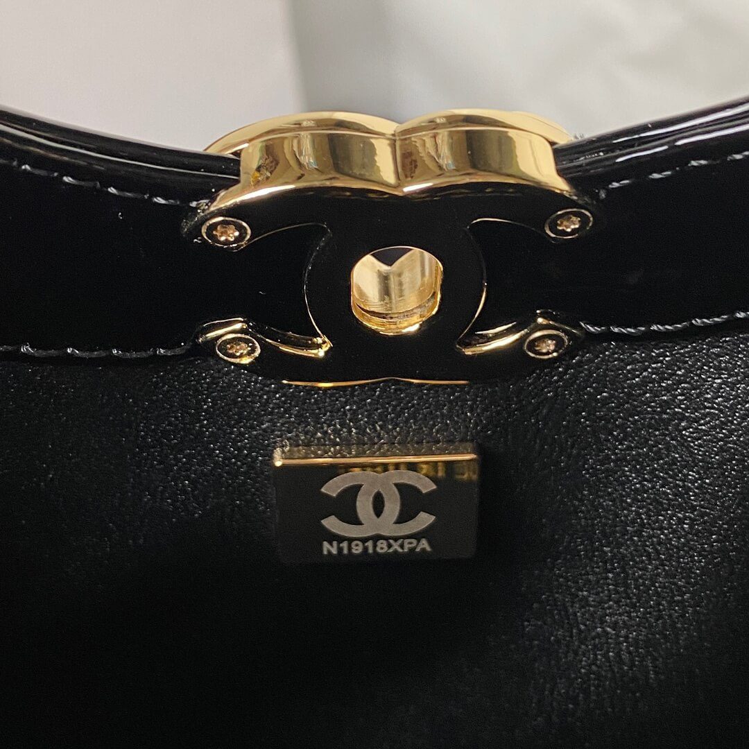 Chanel 31 Mini Shopping Bag - Image 5
