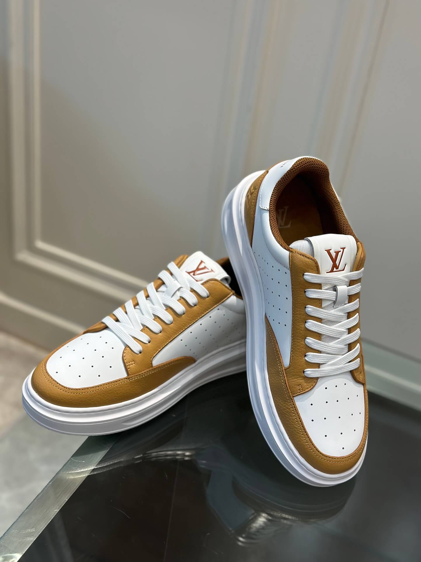 LV Latest Shoes - Image 6