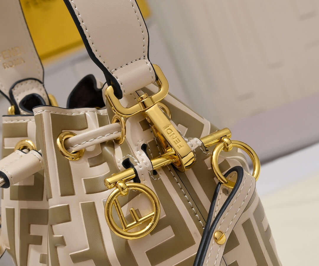 Fendi Mon Tresor Bucket Bag - Image 2