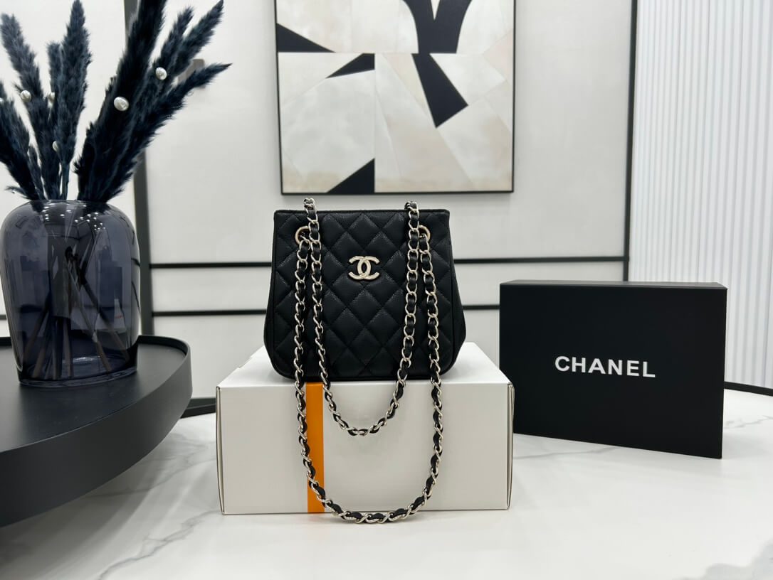 Chanel Classic Tote Bag Black