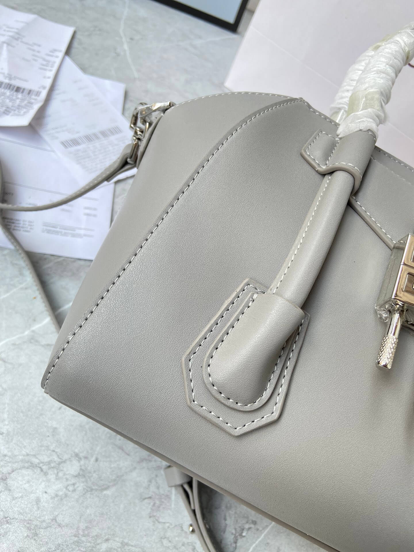 Givenchy Antigona Lock Bag - Image 6