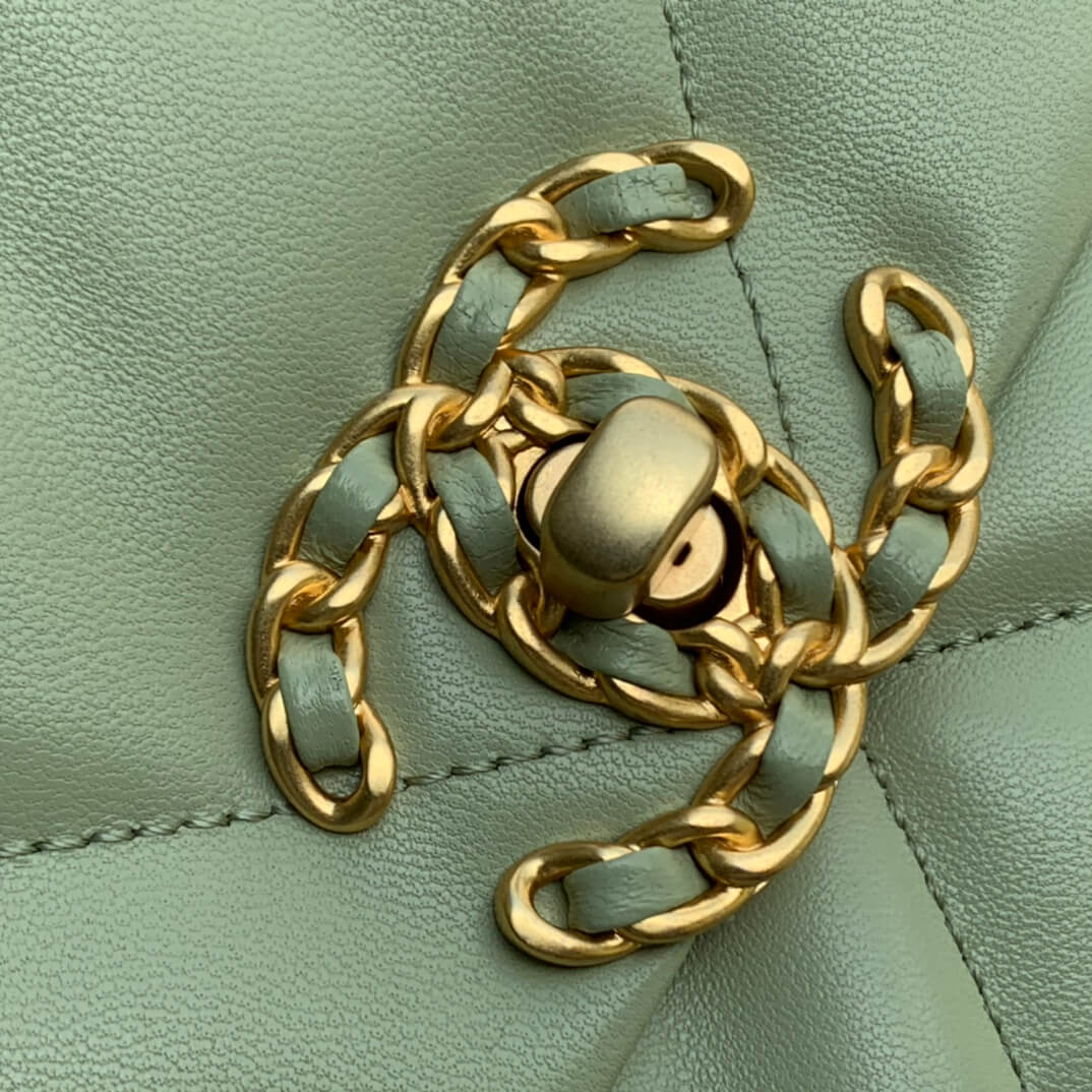 Chanel 19 Bag Green - Image 8