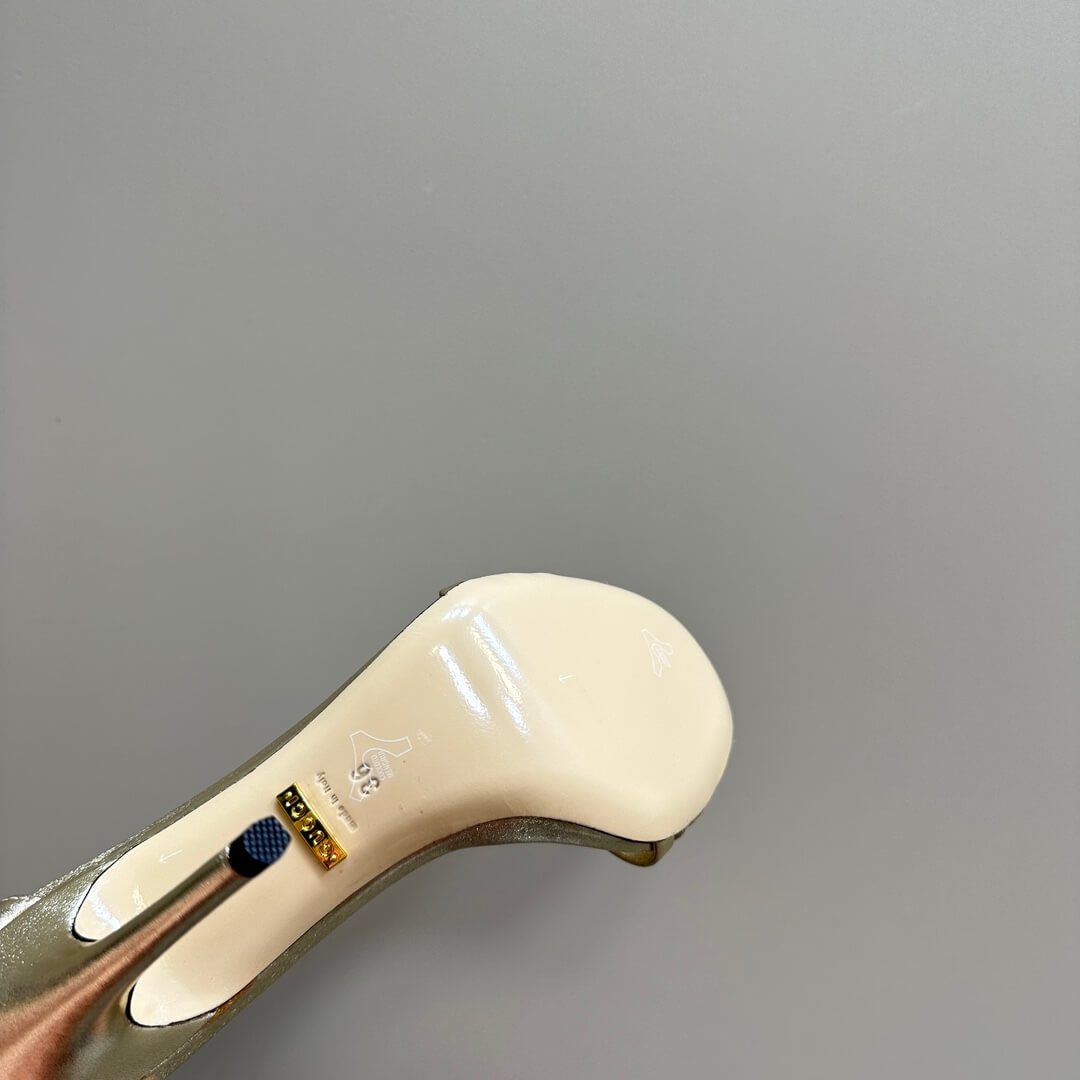Gucci Women Metallic Heel - Image 5
