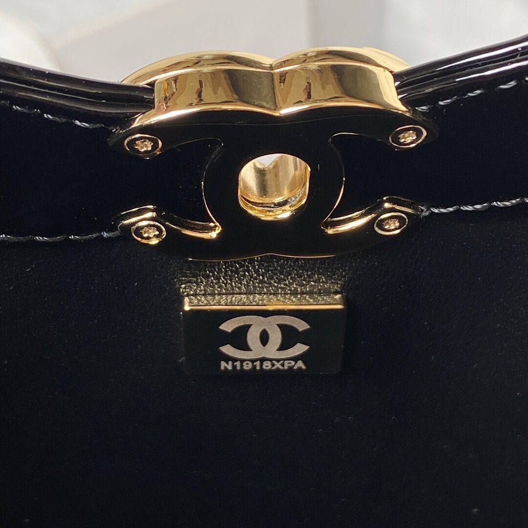 Chanel 31 Mini Shopping Bag - Image 5