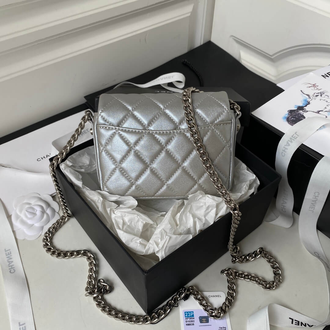 Chanel Leather Flap Bag Grey - Image 6