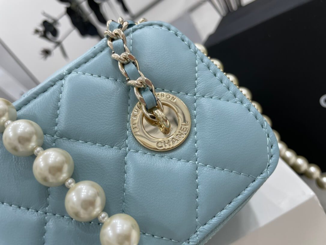 Chanel Small Vanity Case with Chain - Image 7