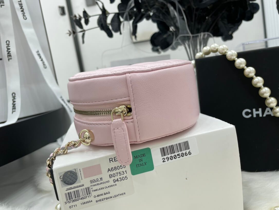 Chanel Round Bag with Chain - Image 7