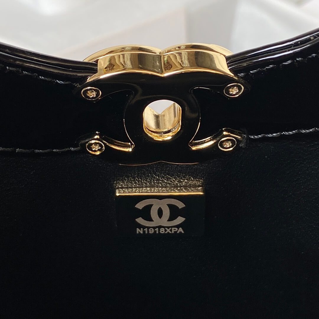 Chanel 31 Mini Shopping Bag - Image 7