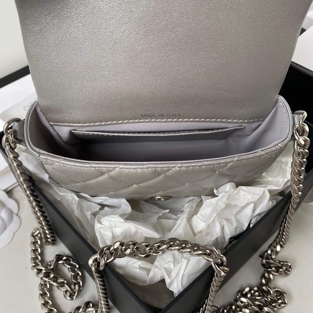 Chanel Leather Flap Bag Grey - Image 9