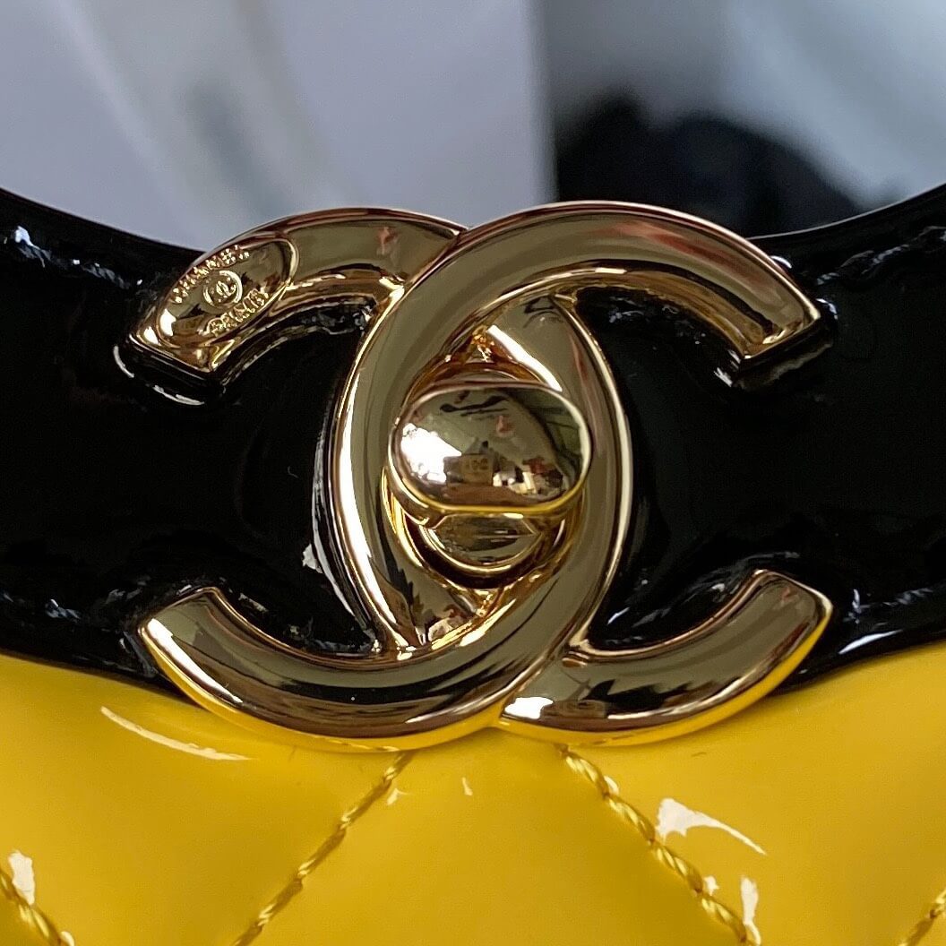 Chanel 31 Mini Shopping Bag - Image 8