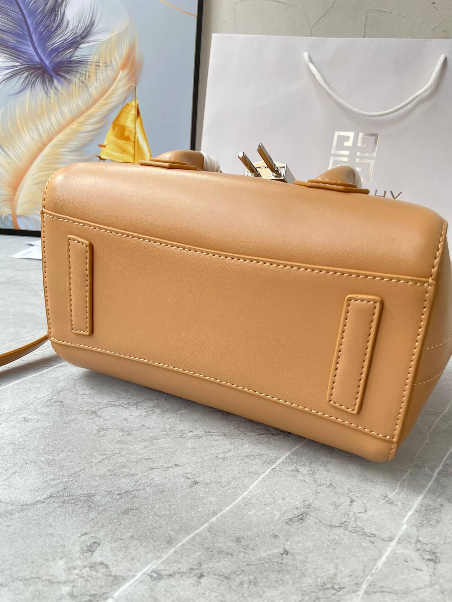 Givenchy Antigona Lock Bag - Image 8