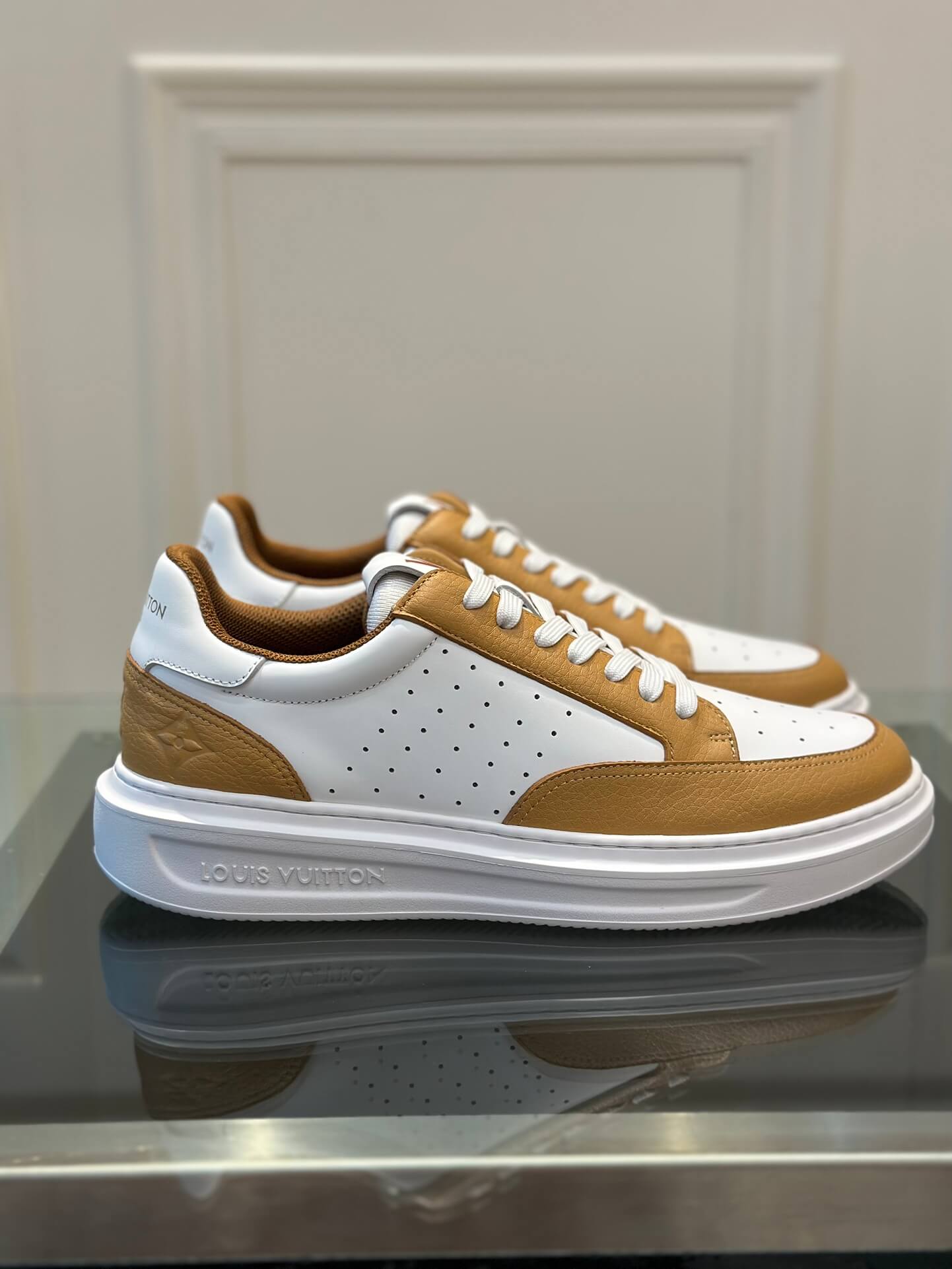 LV Latest Shoes - Image 7