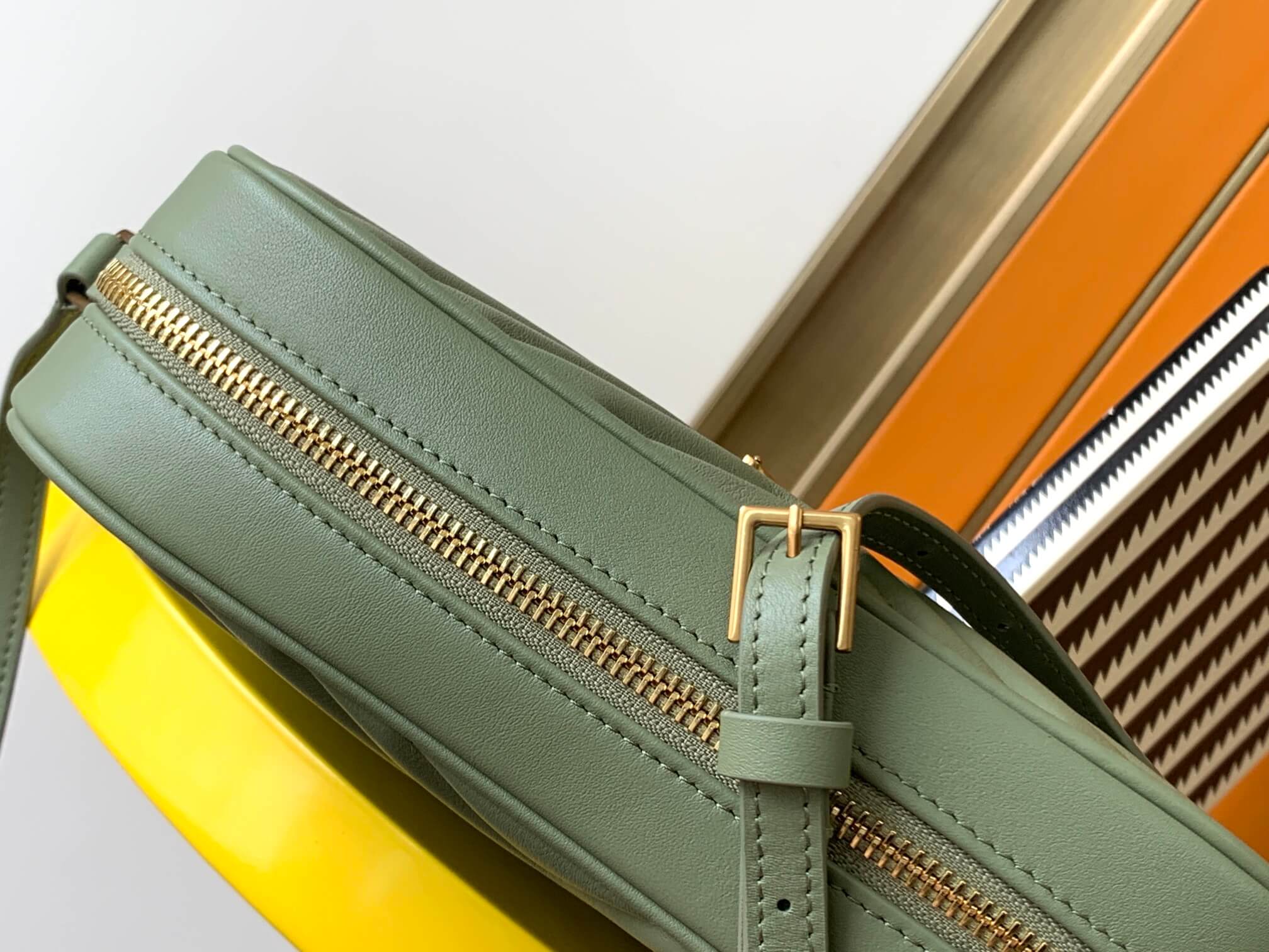 Saint Laurent Lou Bag - Image 9