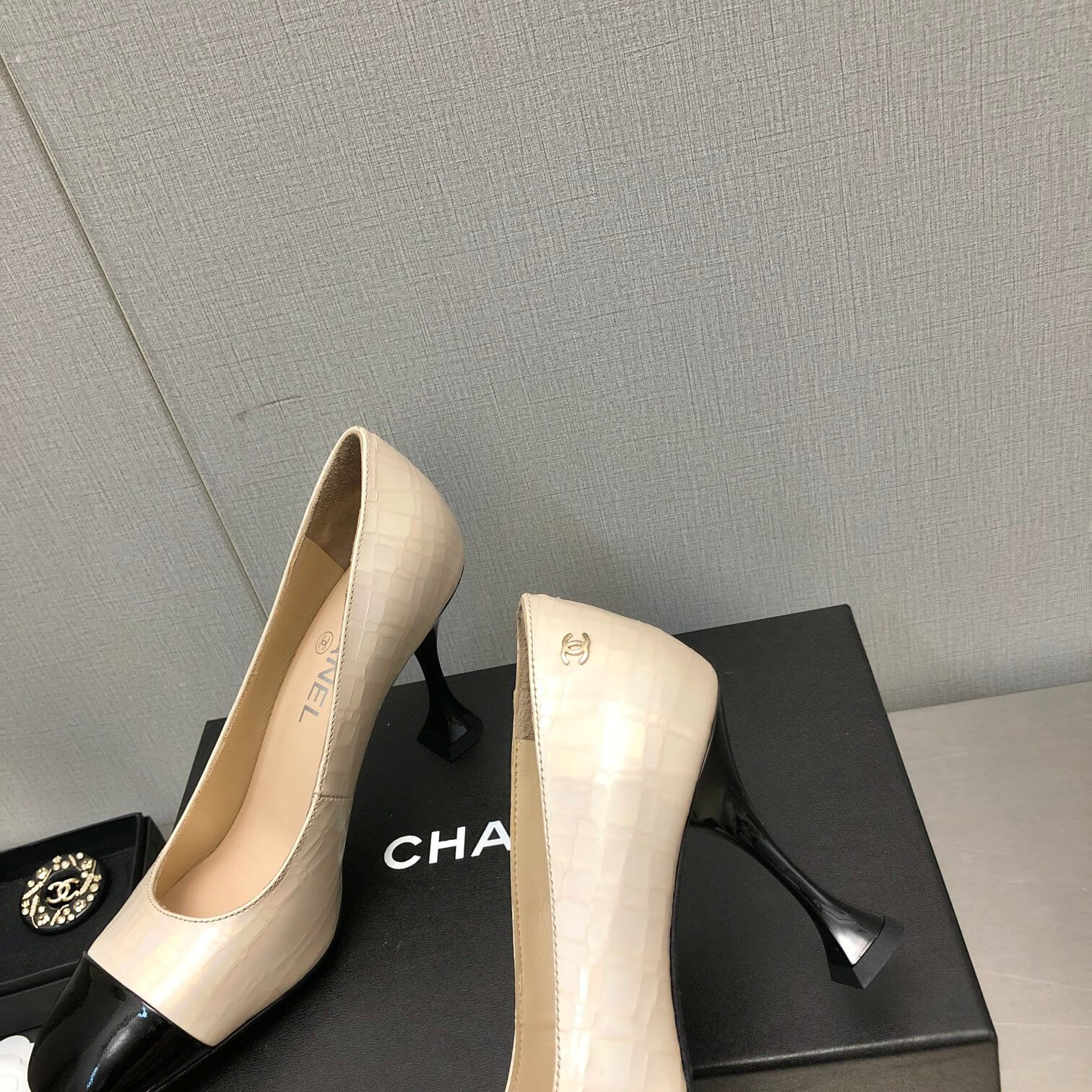 Chanel Pumps Shoes - Image 9