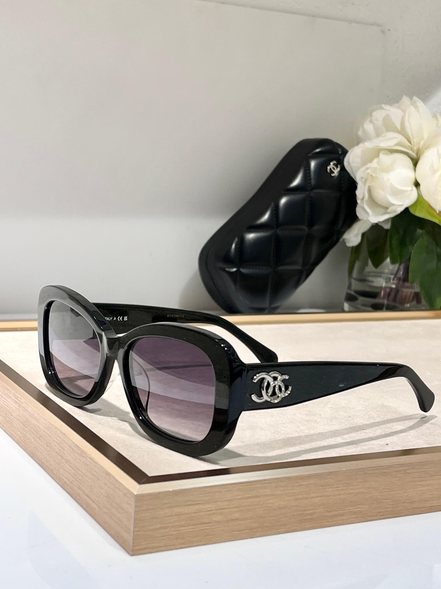 Chanel CC Logo Ladies Sunglasses - Image 6