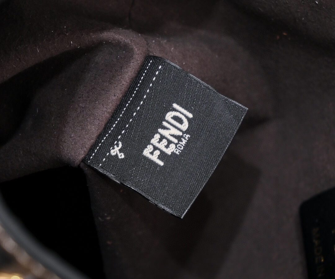 Fendi Mon Tresor Bucket Bag - Image 9