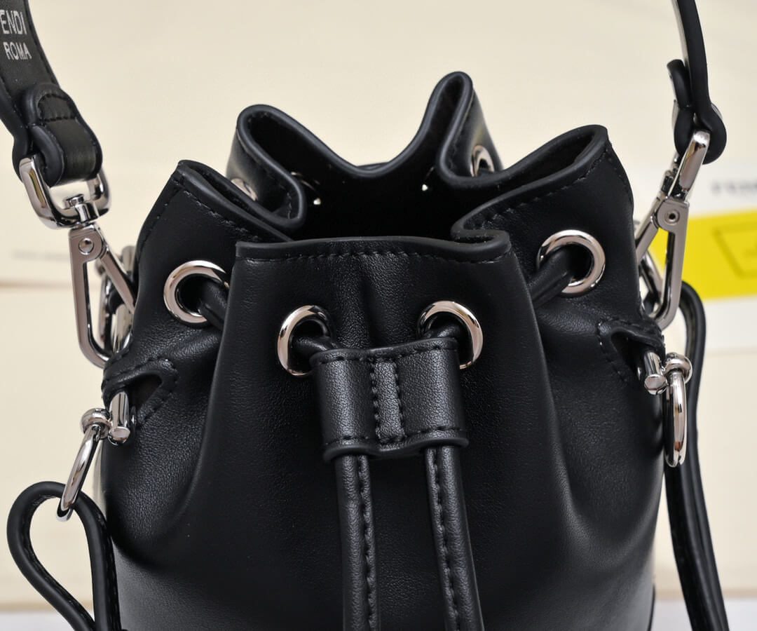 Fendi Mon Tresor Bucket Bag - Image 9