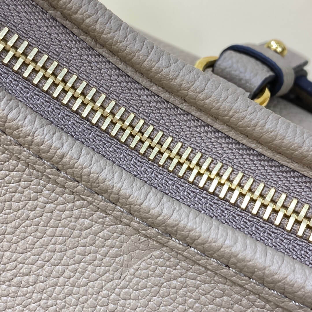 LV Carryall PM Bag - Image 9