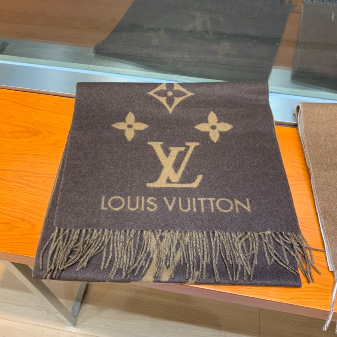 LV Reykjavik Cashmere Scarf - Image 3