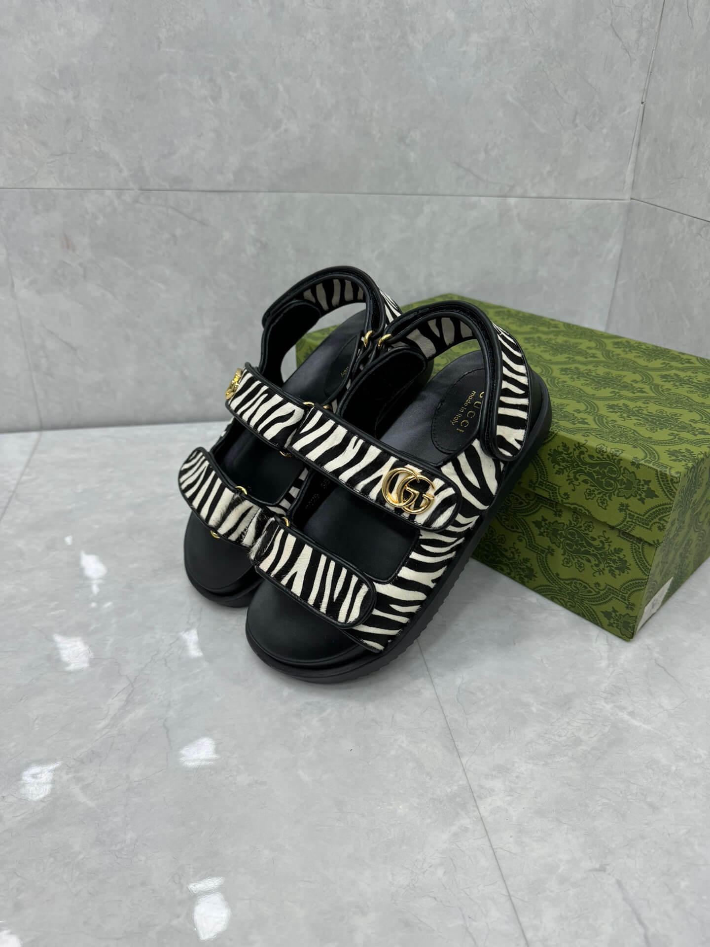 Gucci Print Double G Sandals - Image 3