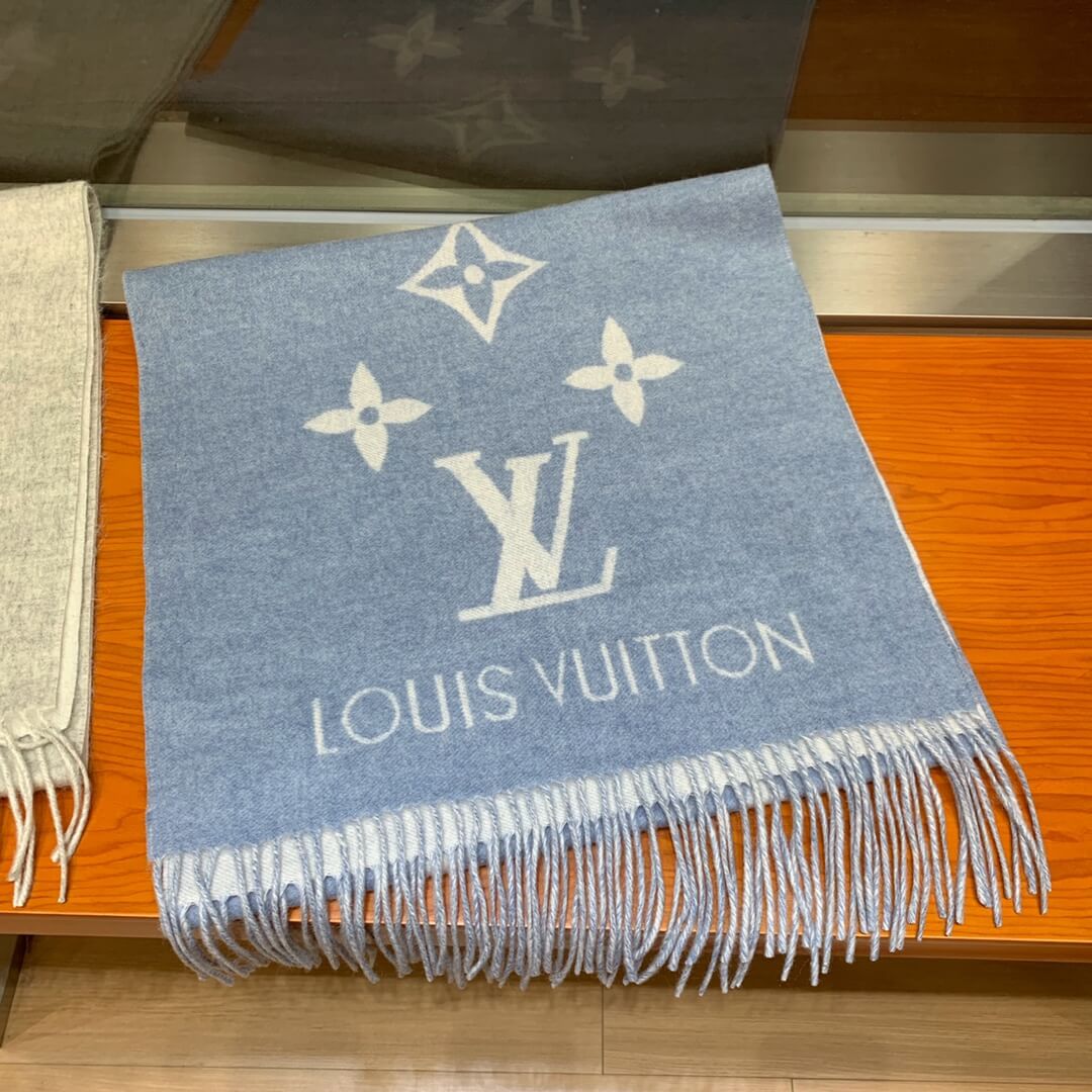 LV Reykjavik Cashmere Scarf - Image 4