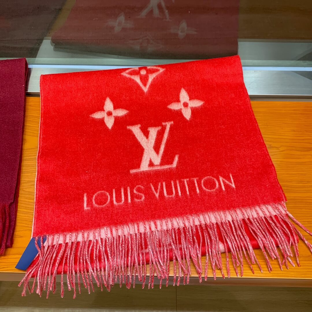LV Reykjavik Cashmere Scarf - Image 5