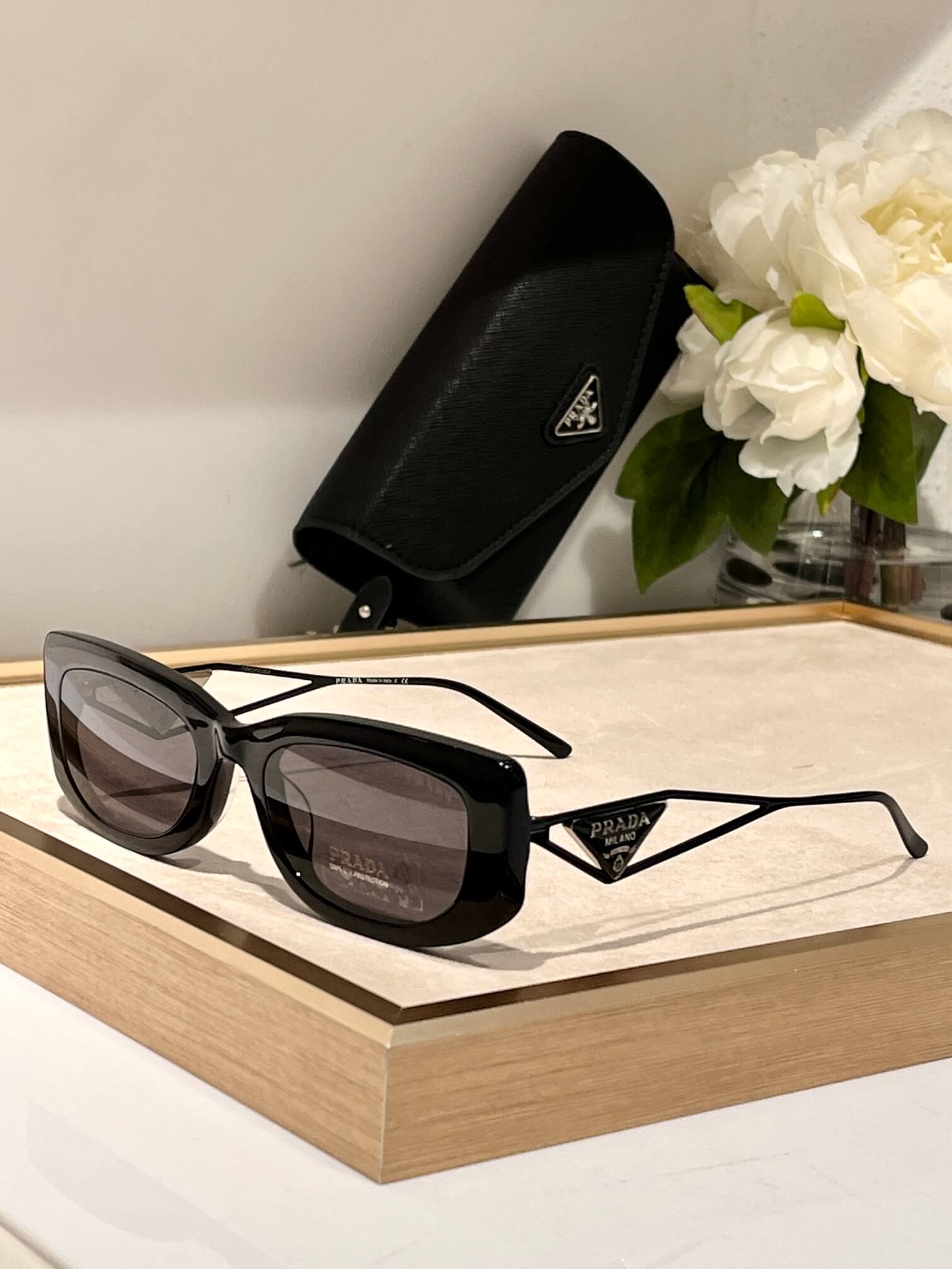 Prada PR 14YS Sunglasses - Image 4