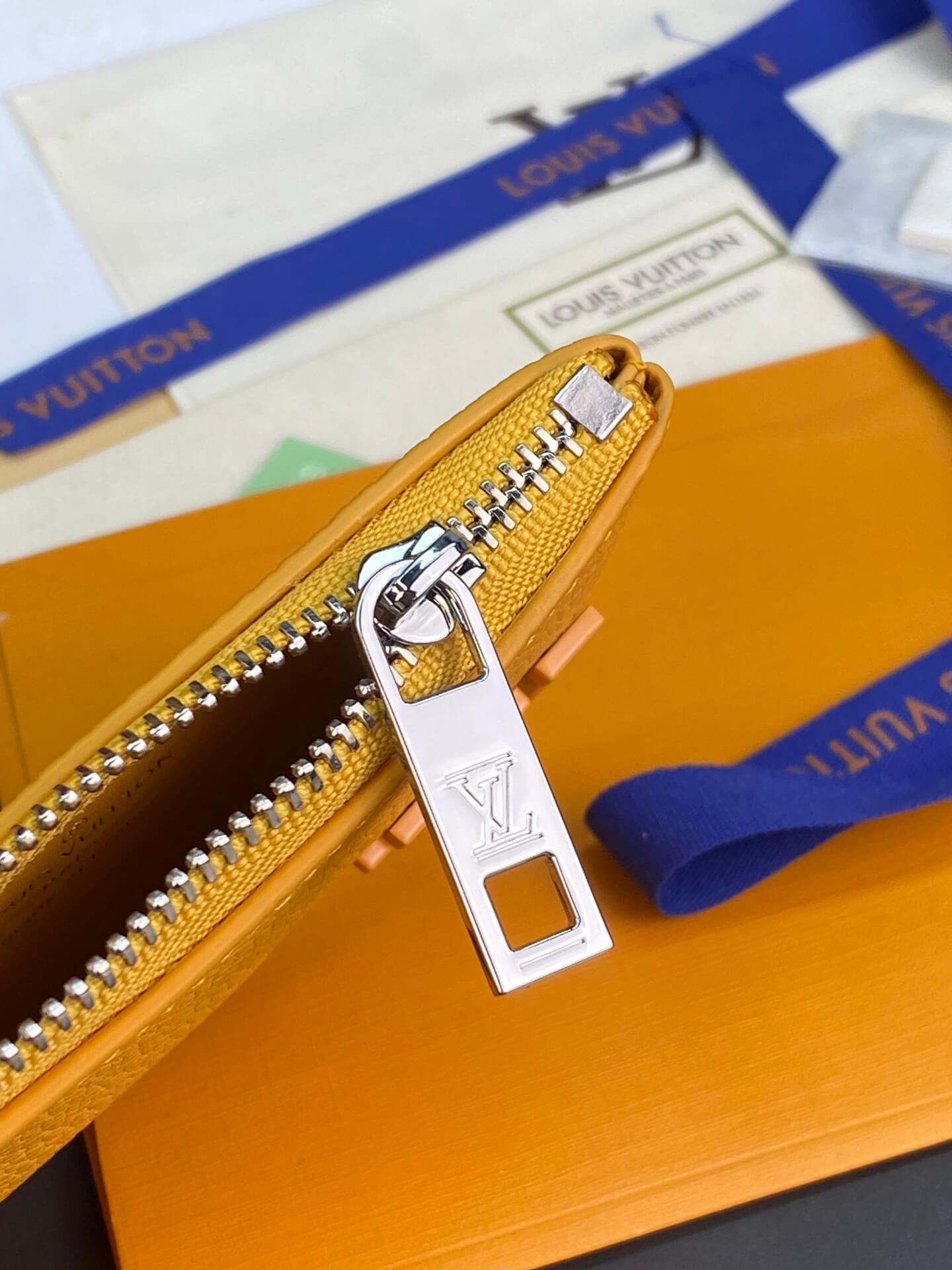 Louis Vuitton Key Pouch - Image 6