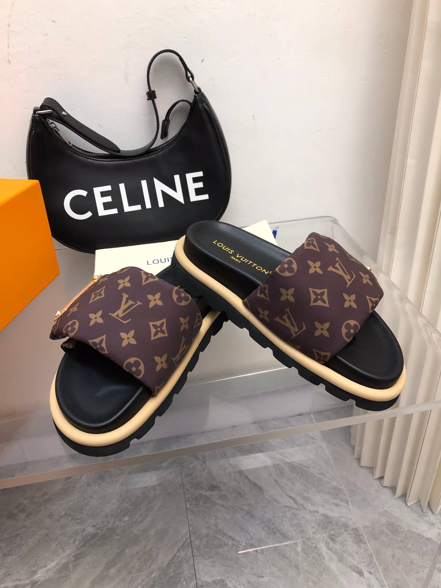 LV Giovanni Sandals - Image 3
